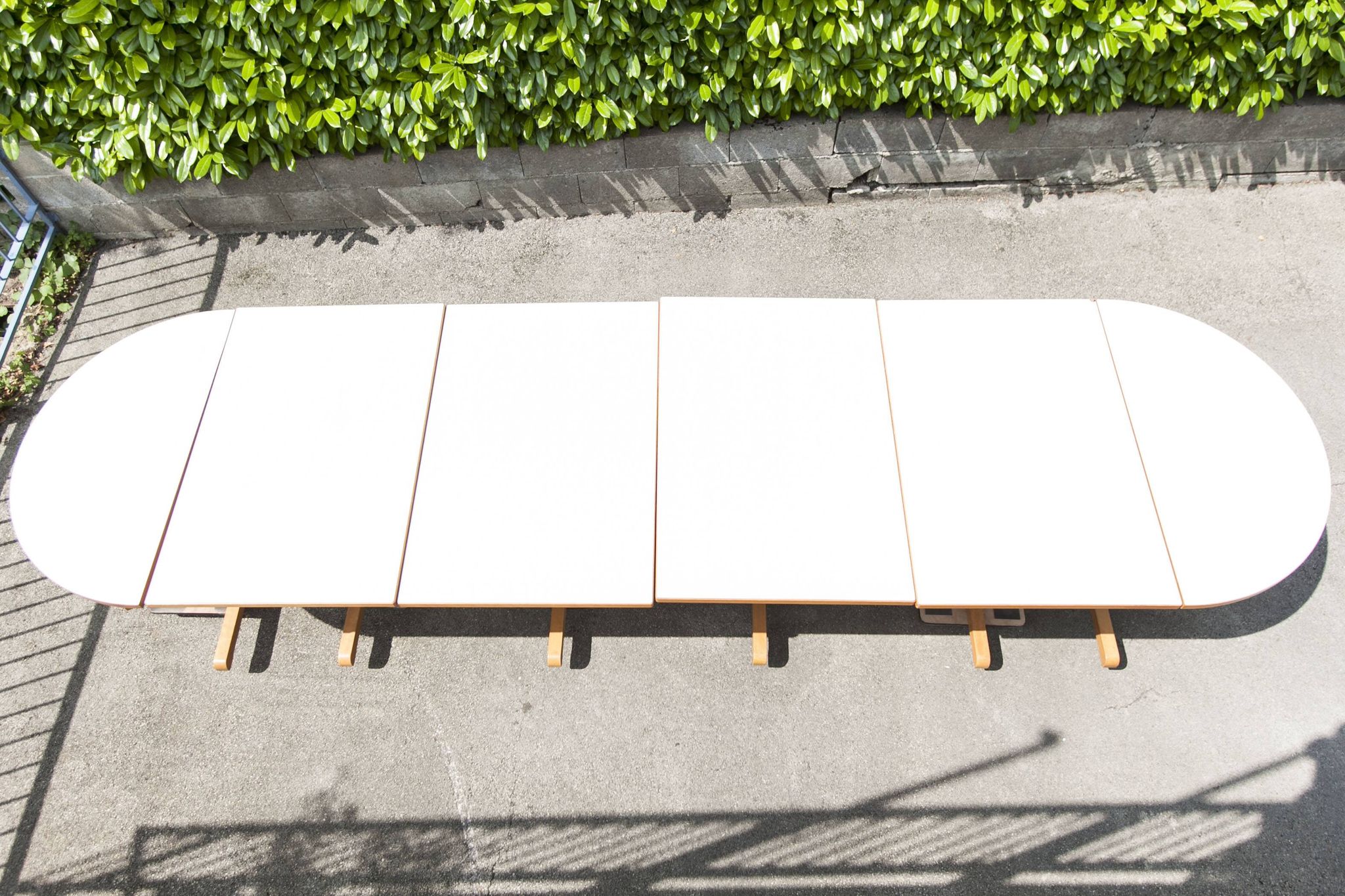 Rare set de 6 tables Baumann 1990, 80x120 et demi lune 120cm