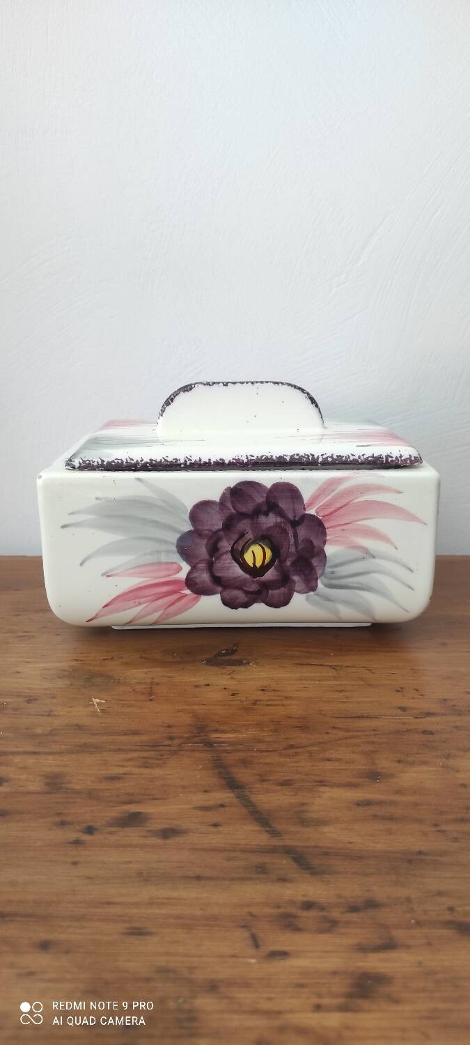 Biscuit or candy box
