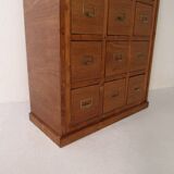 Classeur vintage avec tiroirs