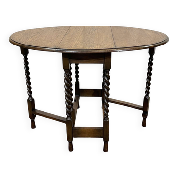 English folding oak table from the early 20th century GATELEG