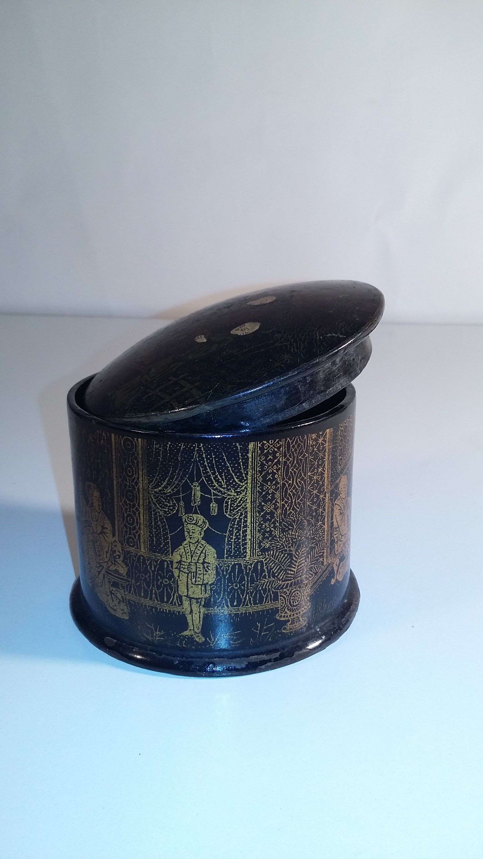 Round Chinese box