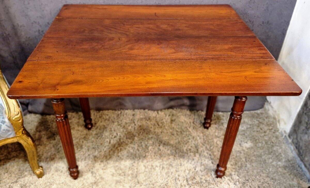 Table d'appoint en acajou