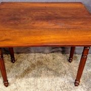 Table d'appoint en acajou