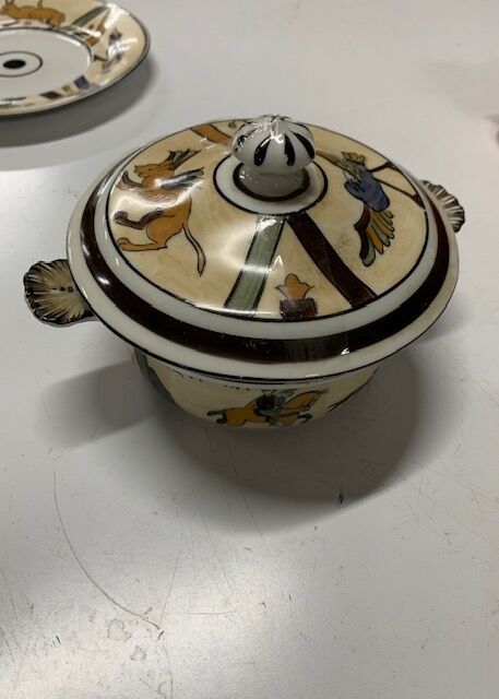 Ceramic plate and tureen