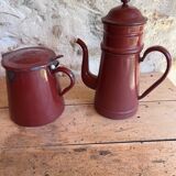 Cafetière et pot à lait émaillés vintage