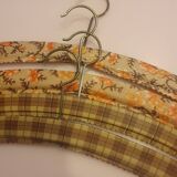 Set of 4 vintage hangers 70's wood covered with plastic fabric 2 tartan pattern scottish tiles beige camel brown vintage