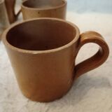 Tasses en grès dépareillées vintage
