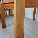 Solid pine extending table