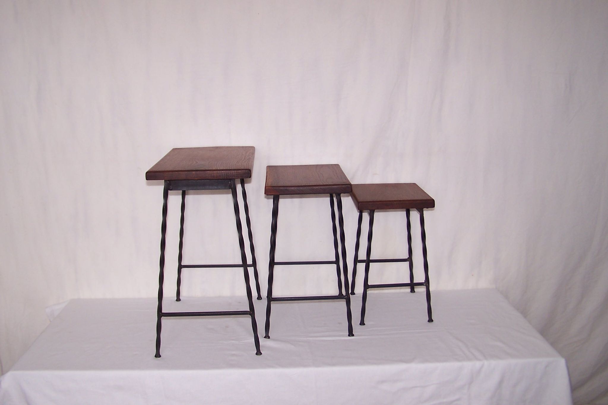 Set 3 tables gigognes années 50
