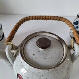 Japanese teapot and cups