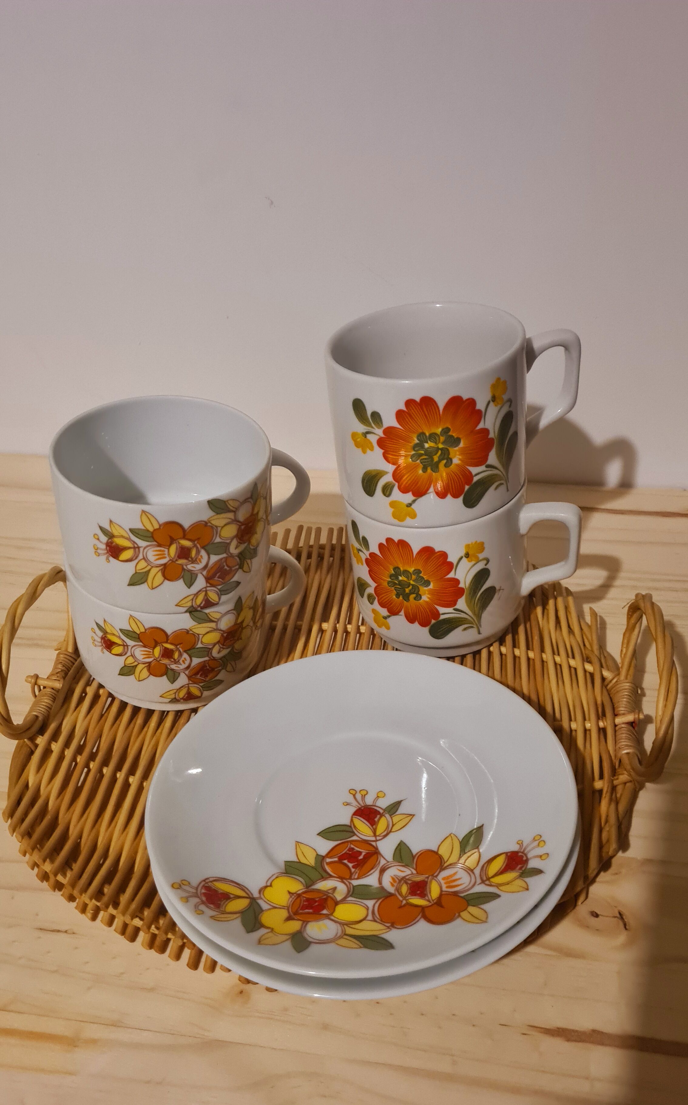 Duo of Italian porcelain mugs