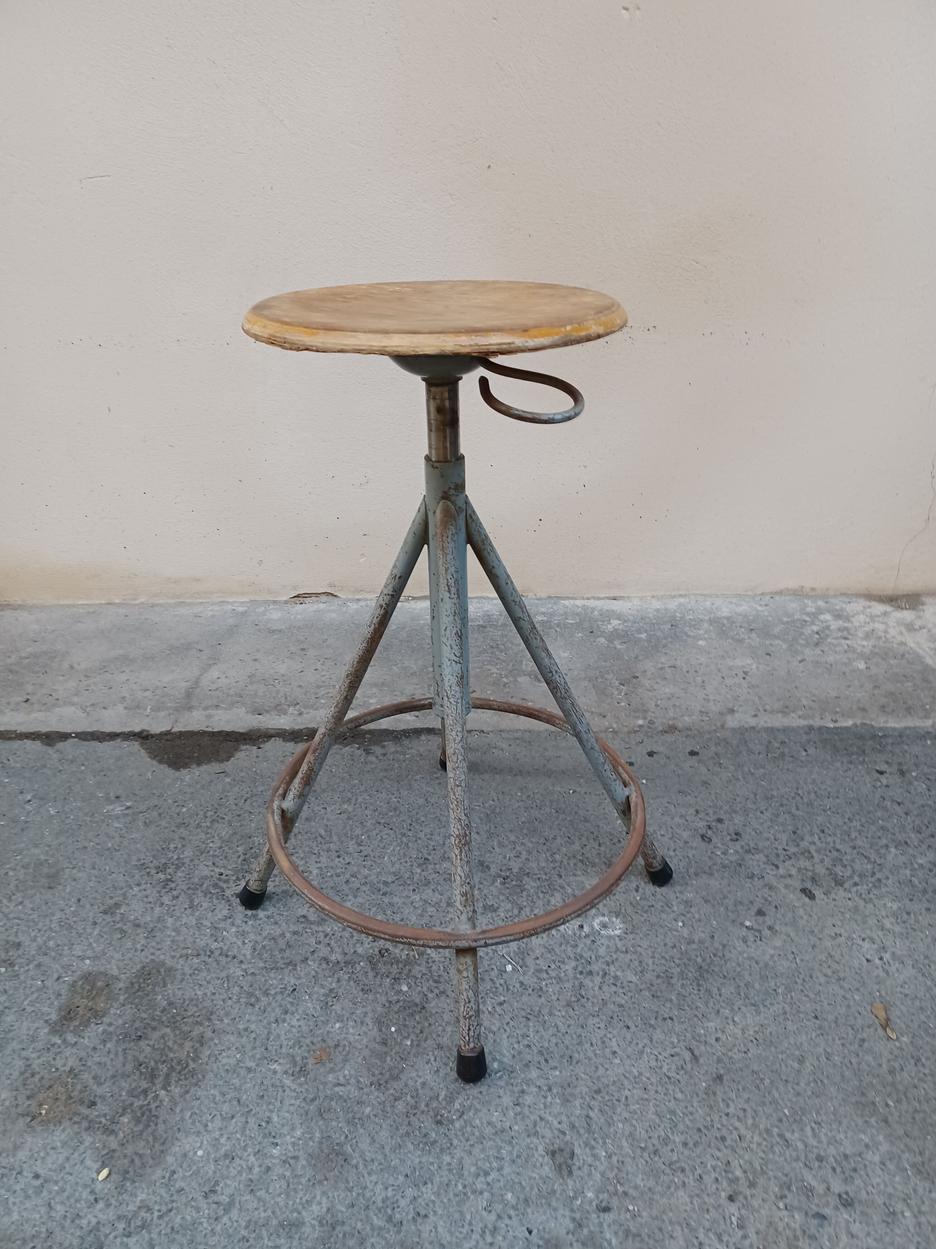 Workshop stool