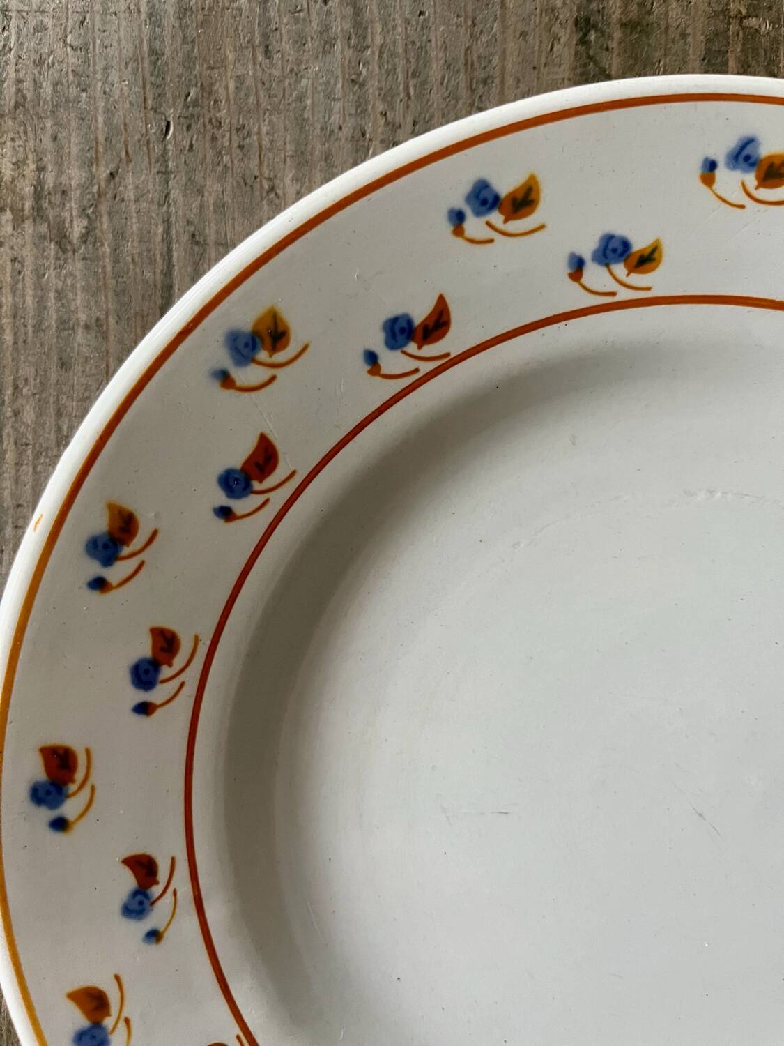 8 Creil Montereau dessert plates