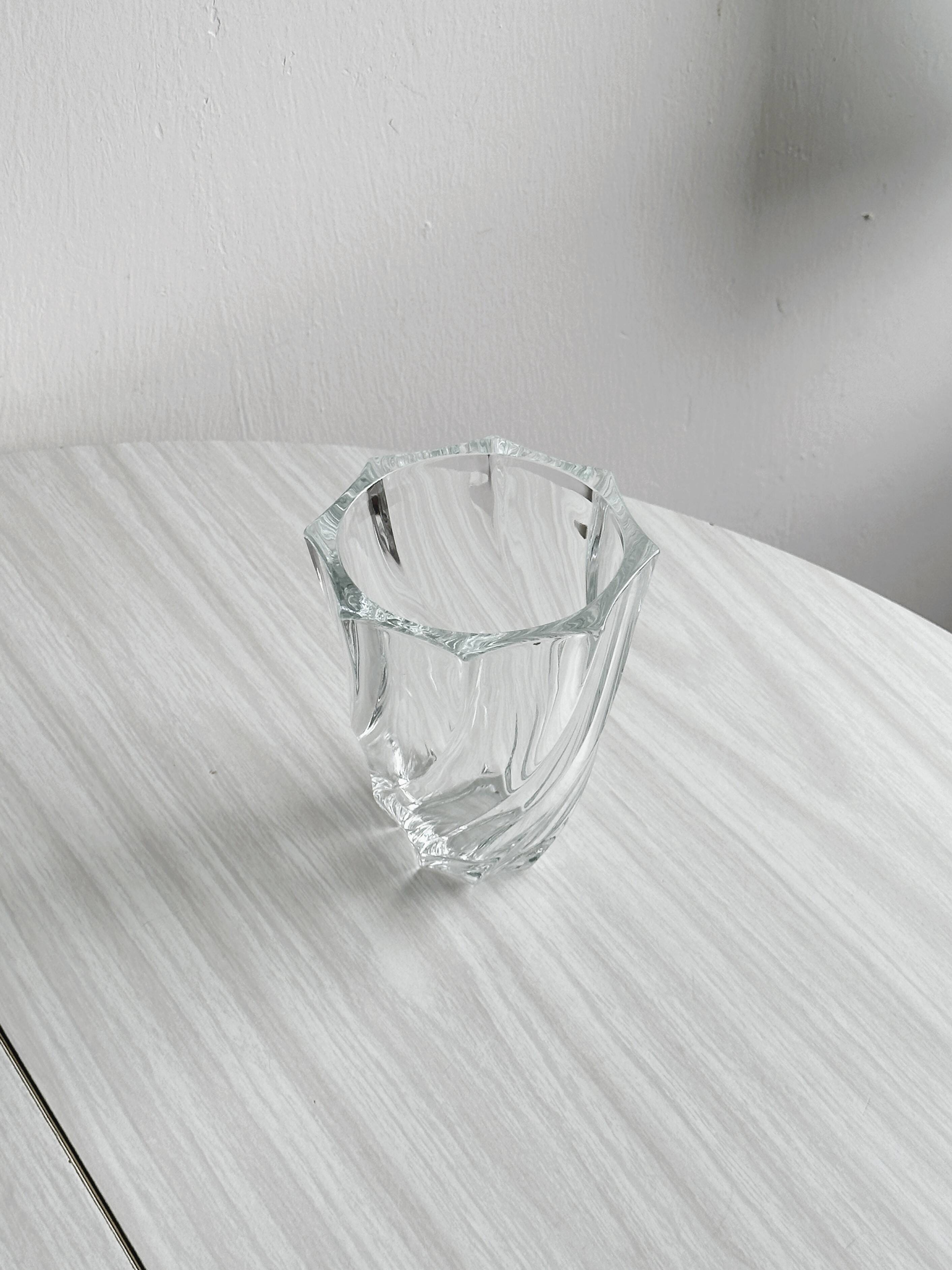 Vase en verre cristal transparent