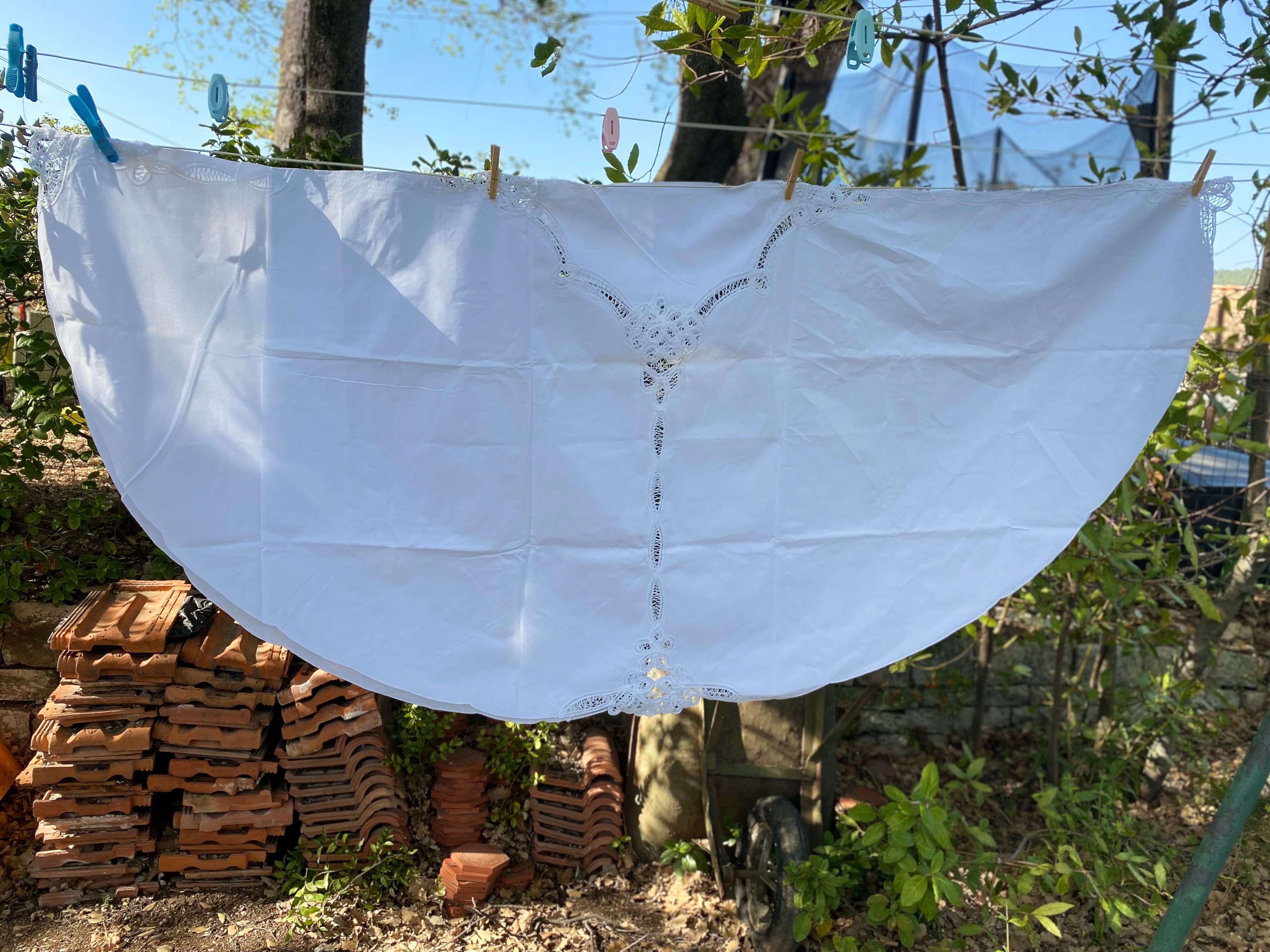 Nappe ronde broderie