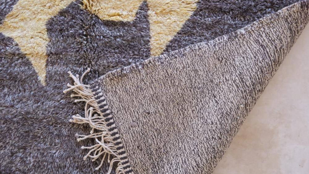 Contemporary Beni M'Rirt Rug - 291 x 206 cm