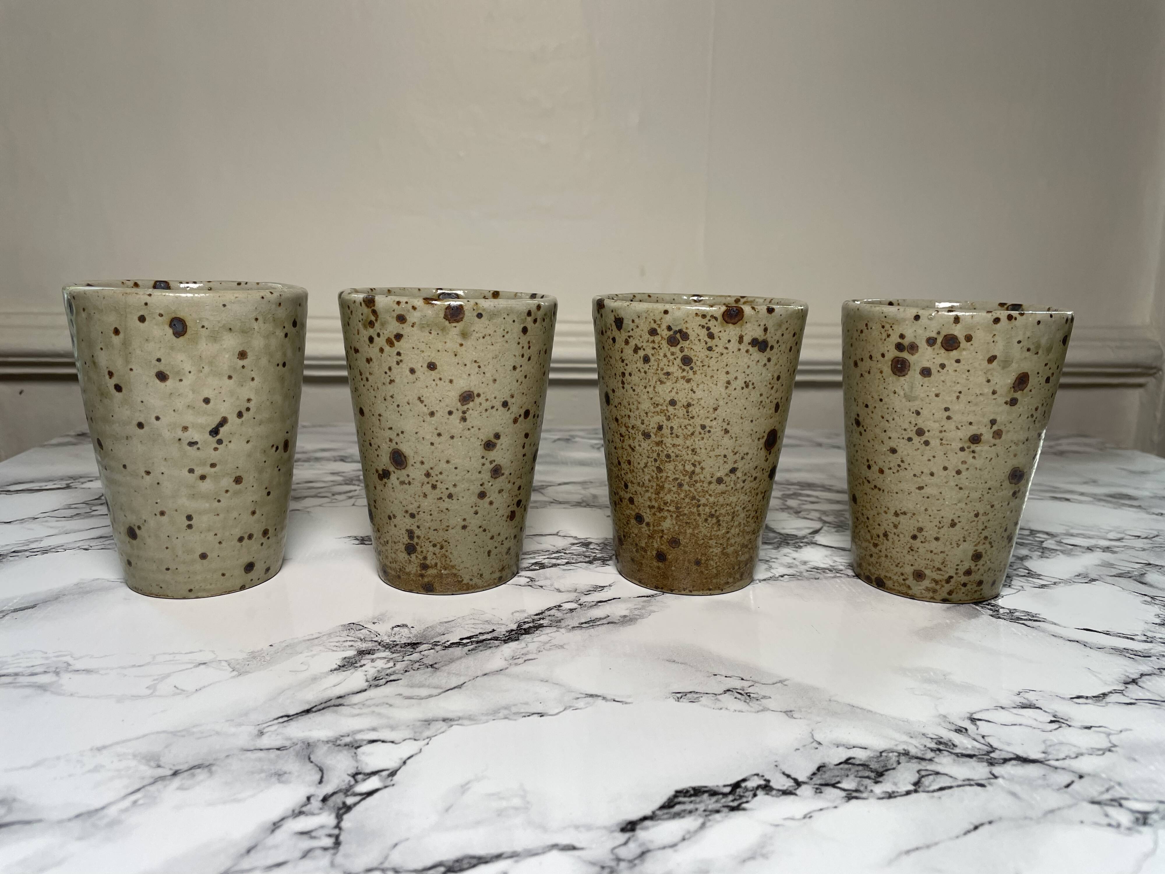 Beige pyrite stoneware mugs