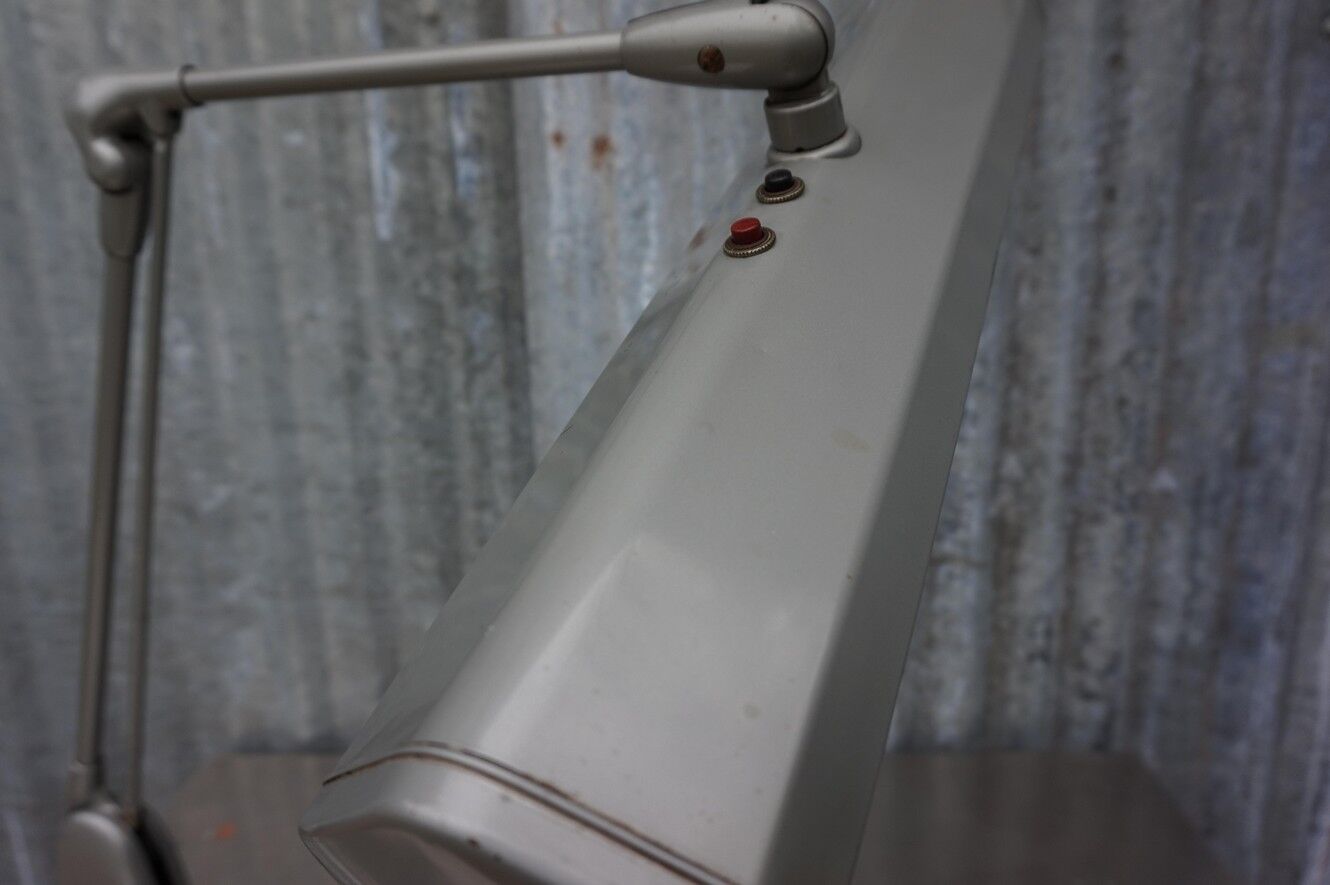 Floating industrial dazor desk lamp