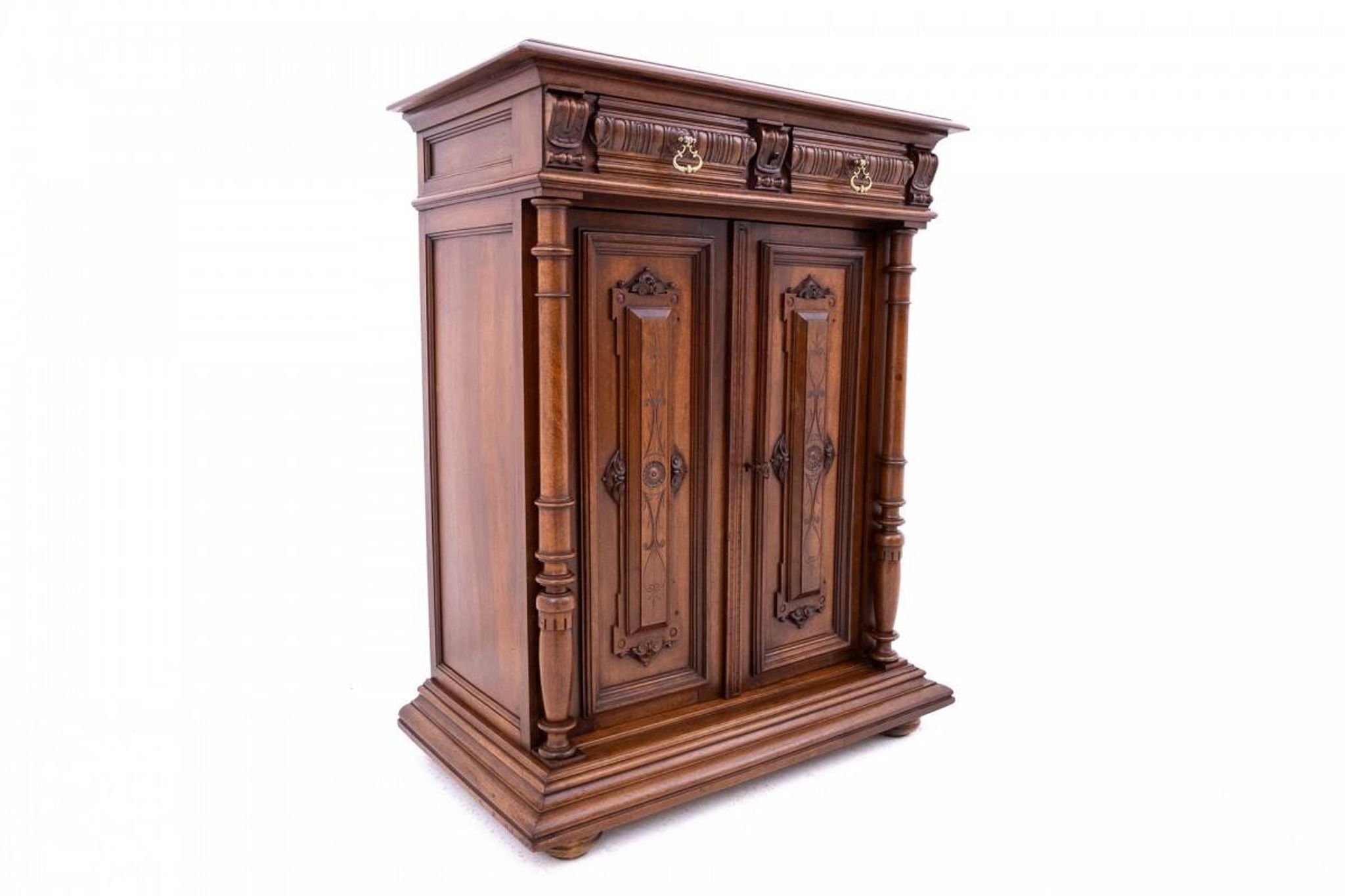 Commode éclectique, France, vers 1890. Après rénovation.