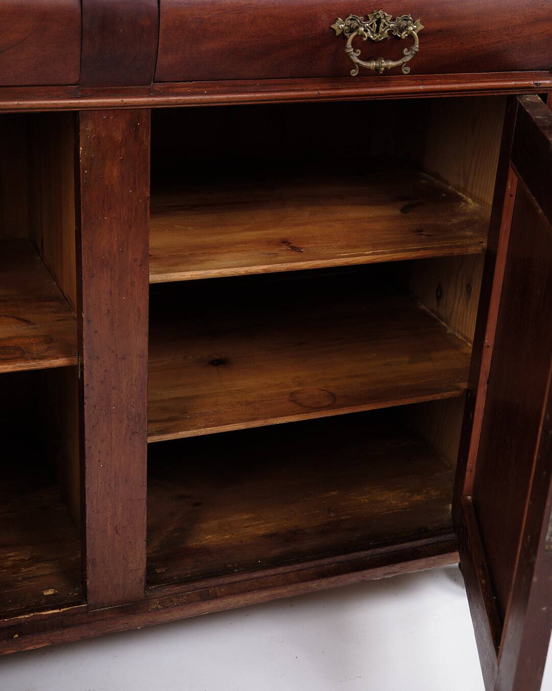 Low antique sideboard - hand polished mahogany - fixed shelves - 1880s
