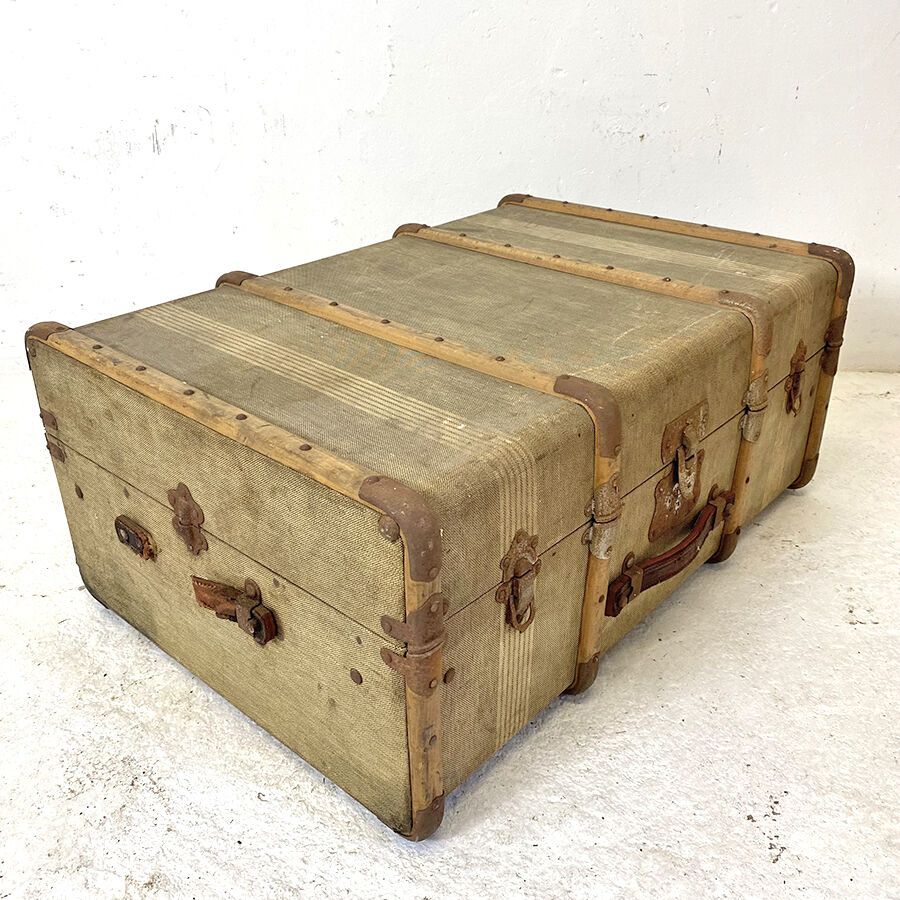 Travel trunk 30s