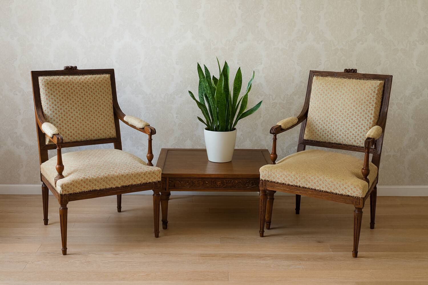 Paire de fauteuils style Louis XVI