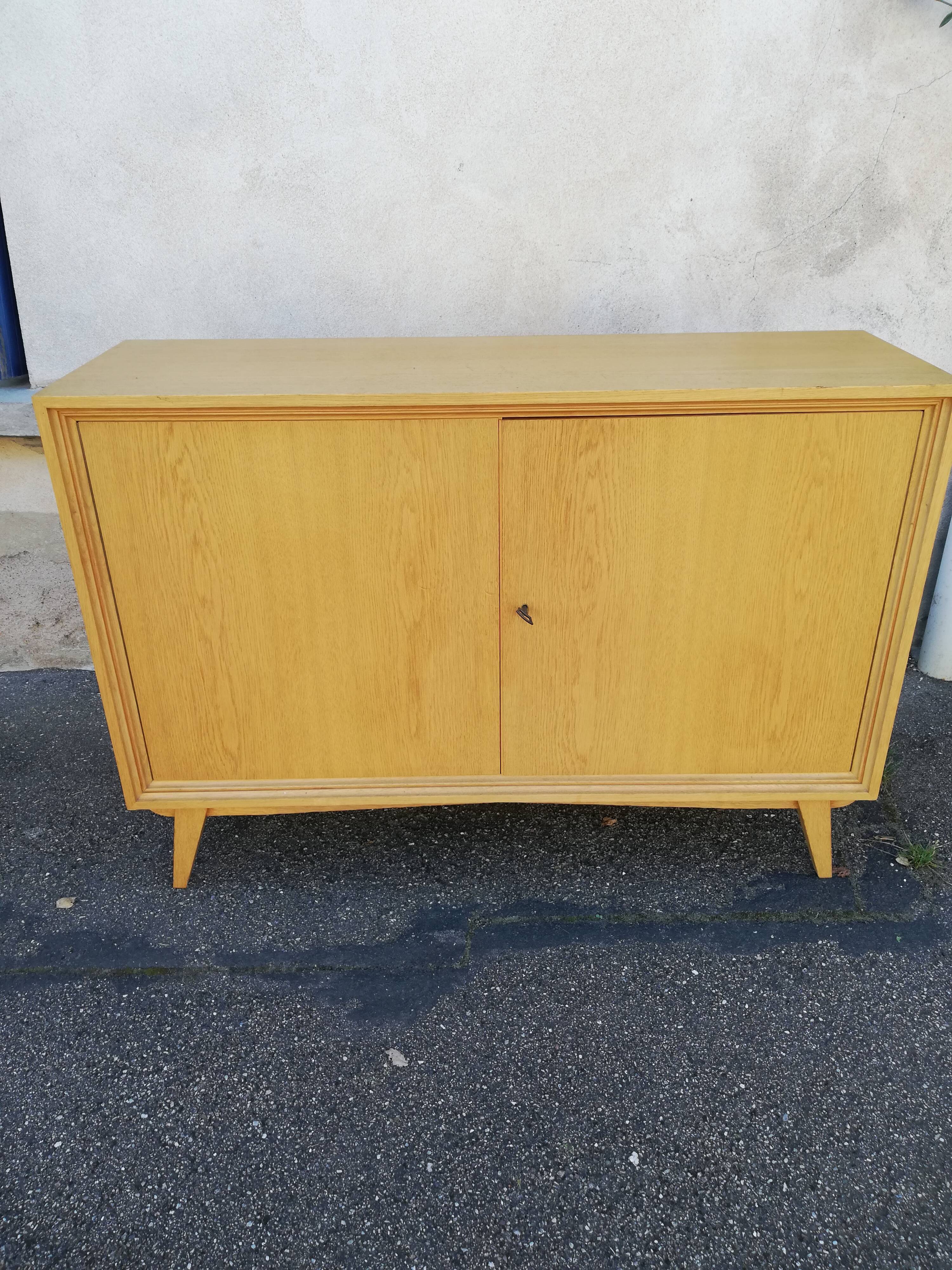 Vintage buffet 2 doors feet compass