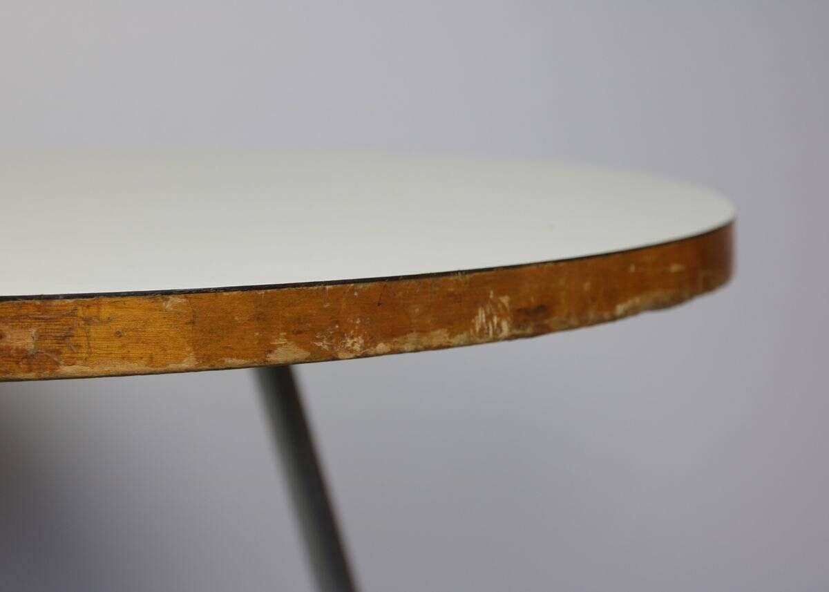 Mid-century Vertigo table