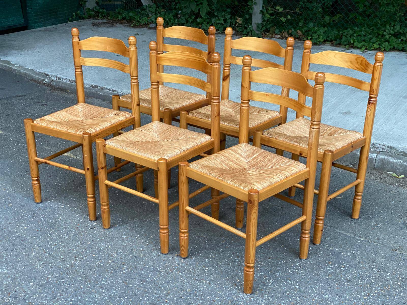 6 Scandinavian chairs in solid wood and straw, 1980