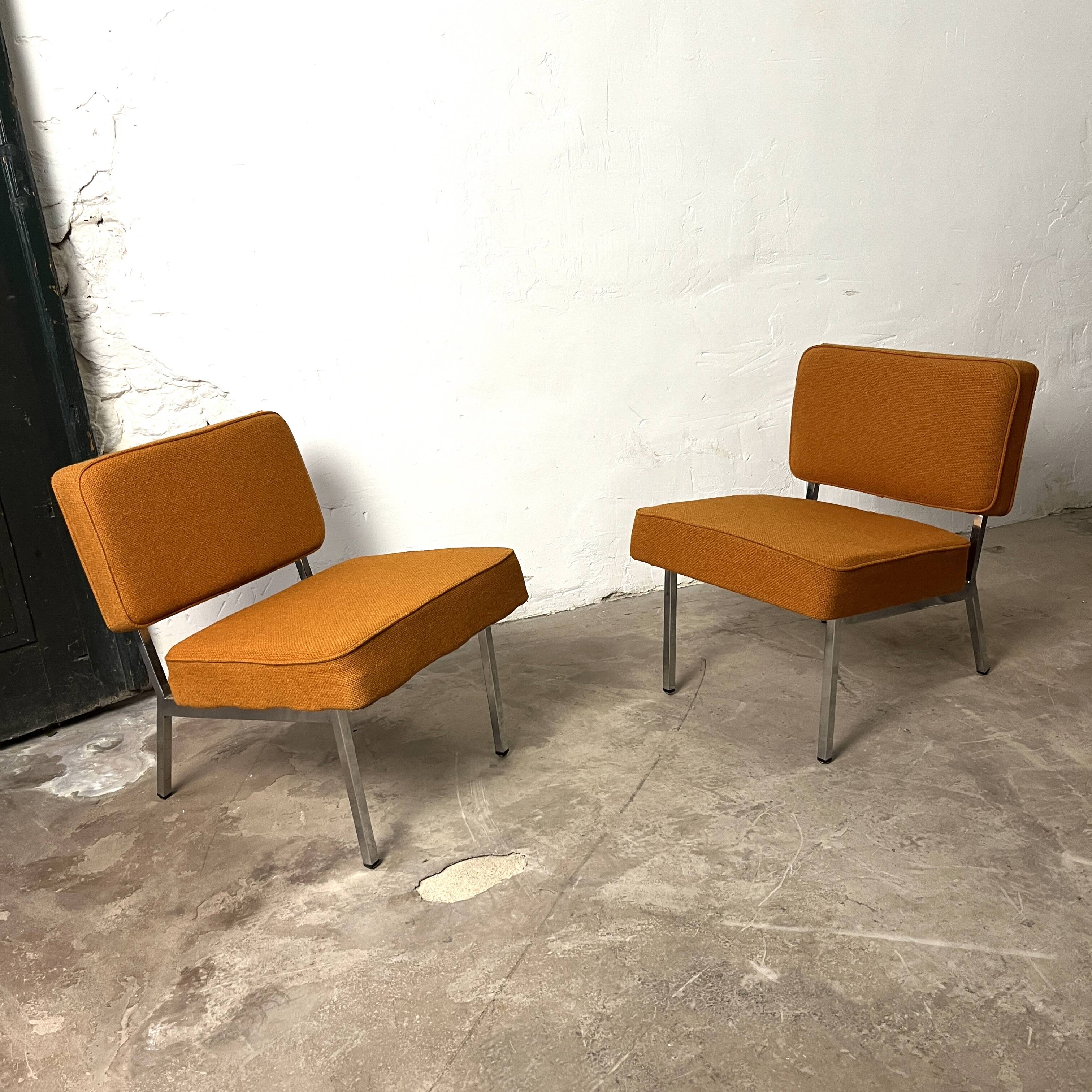Paire de chauffeuses vintage orange 1970