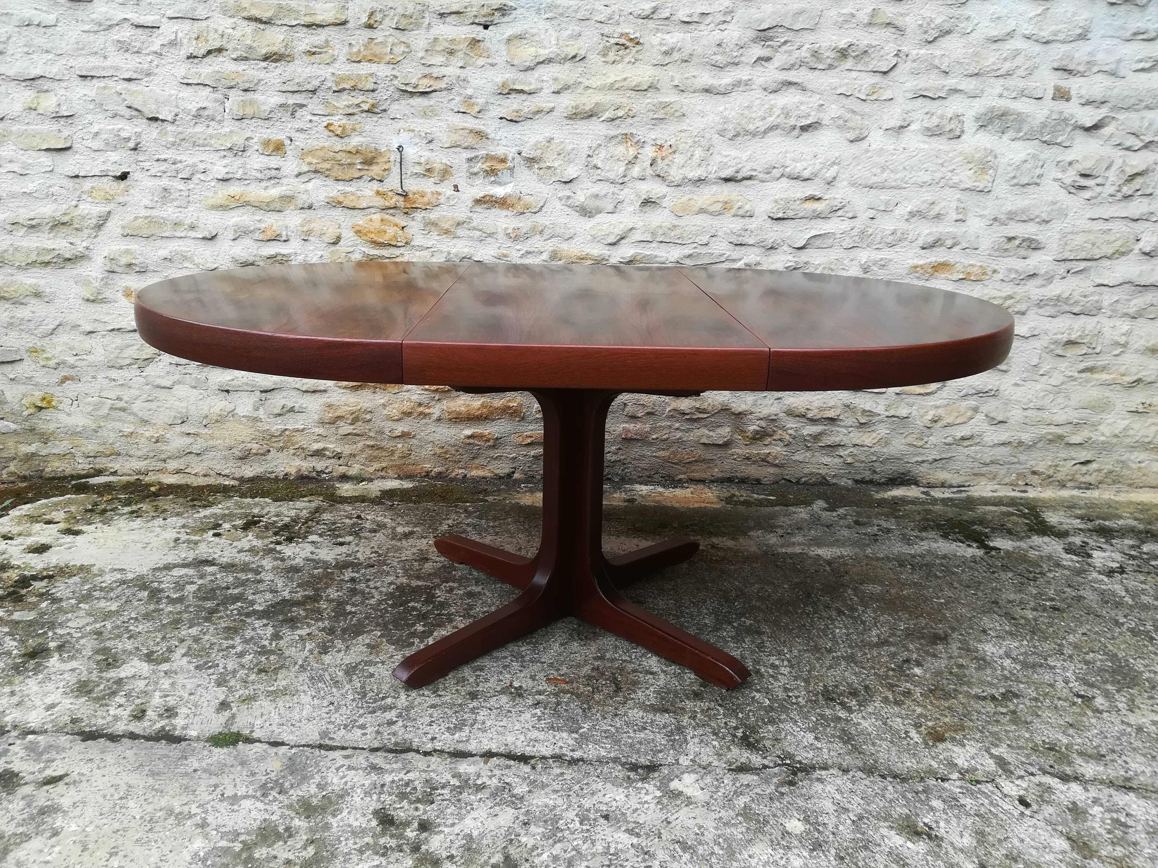 SCANDINAVIAN ROUND TABLE EXTENDED