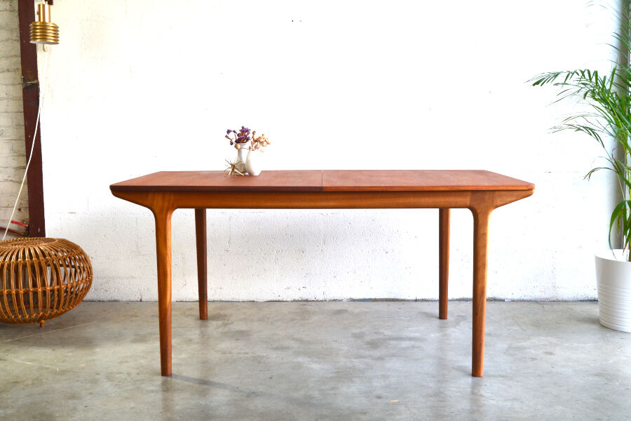 Table by McIntosh – double butterfly extensions