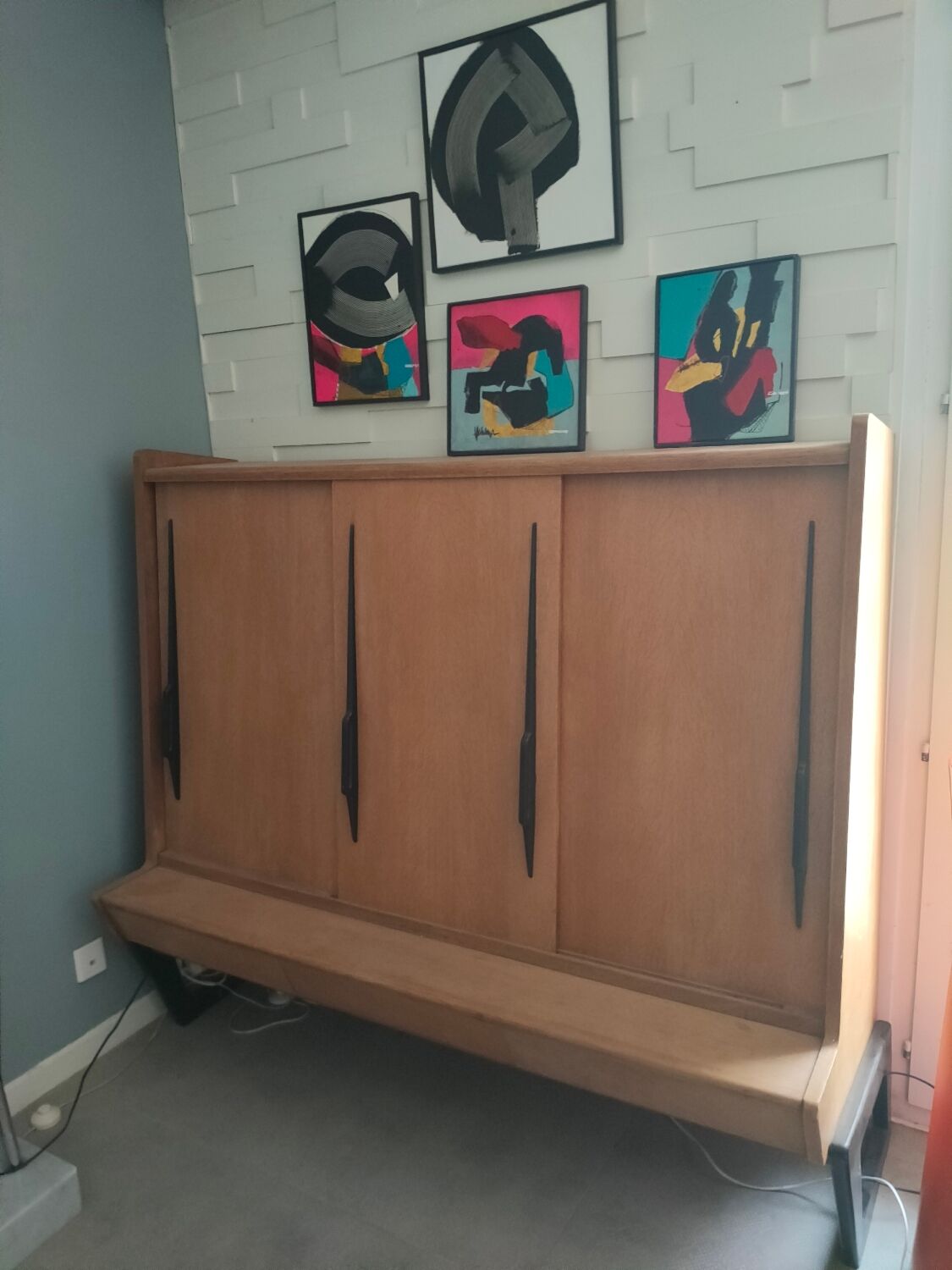 High sideboard by Gérard Guermonprez dating from the 1950s in blond oak