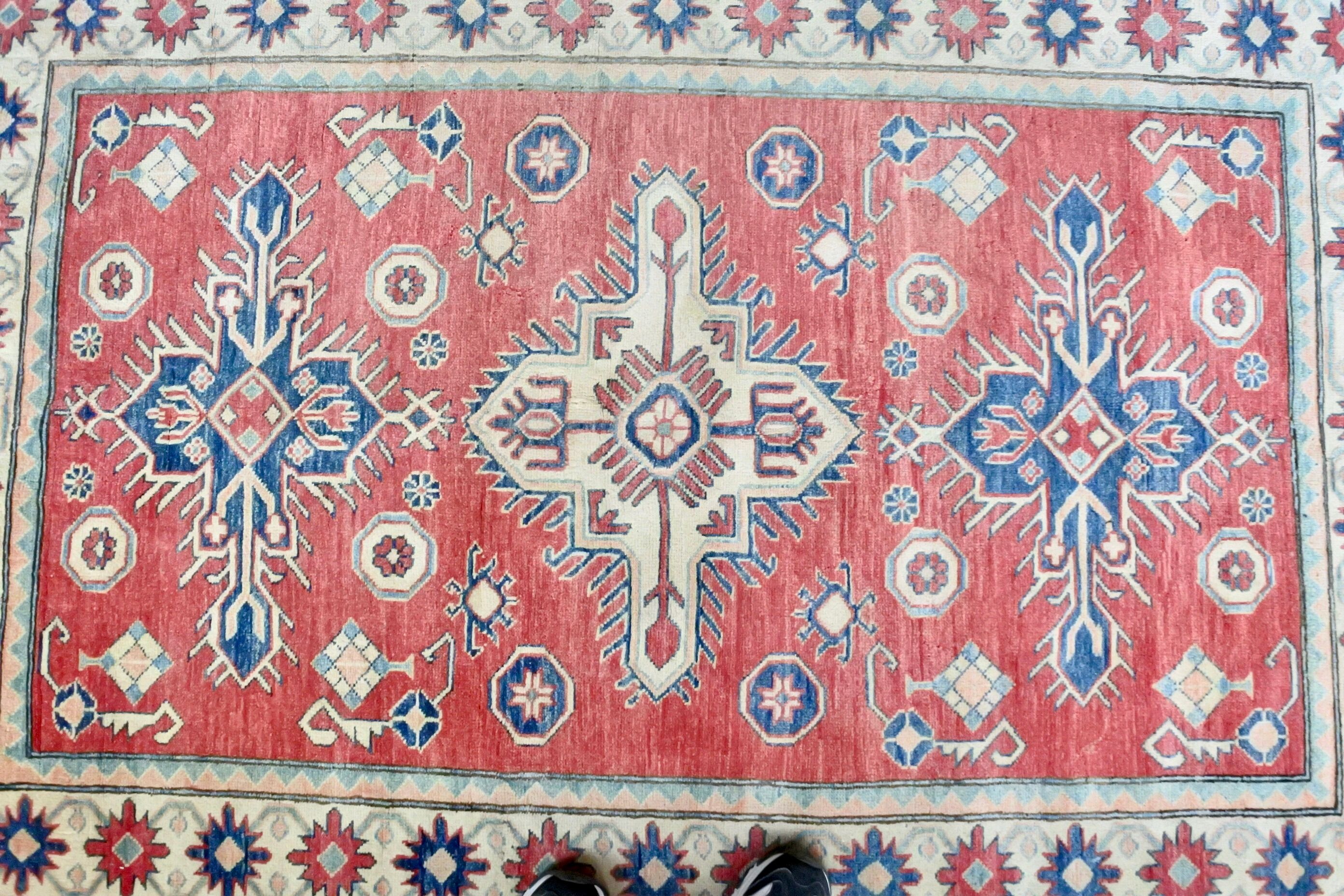 Hand-knotted Kazak rug 194x132cm