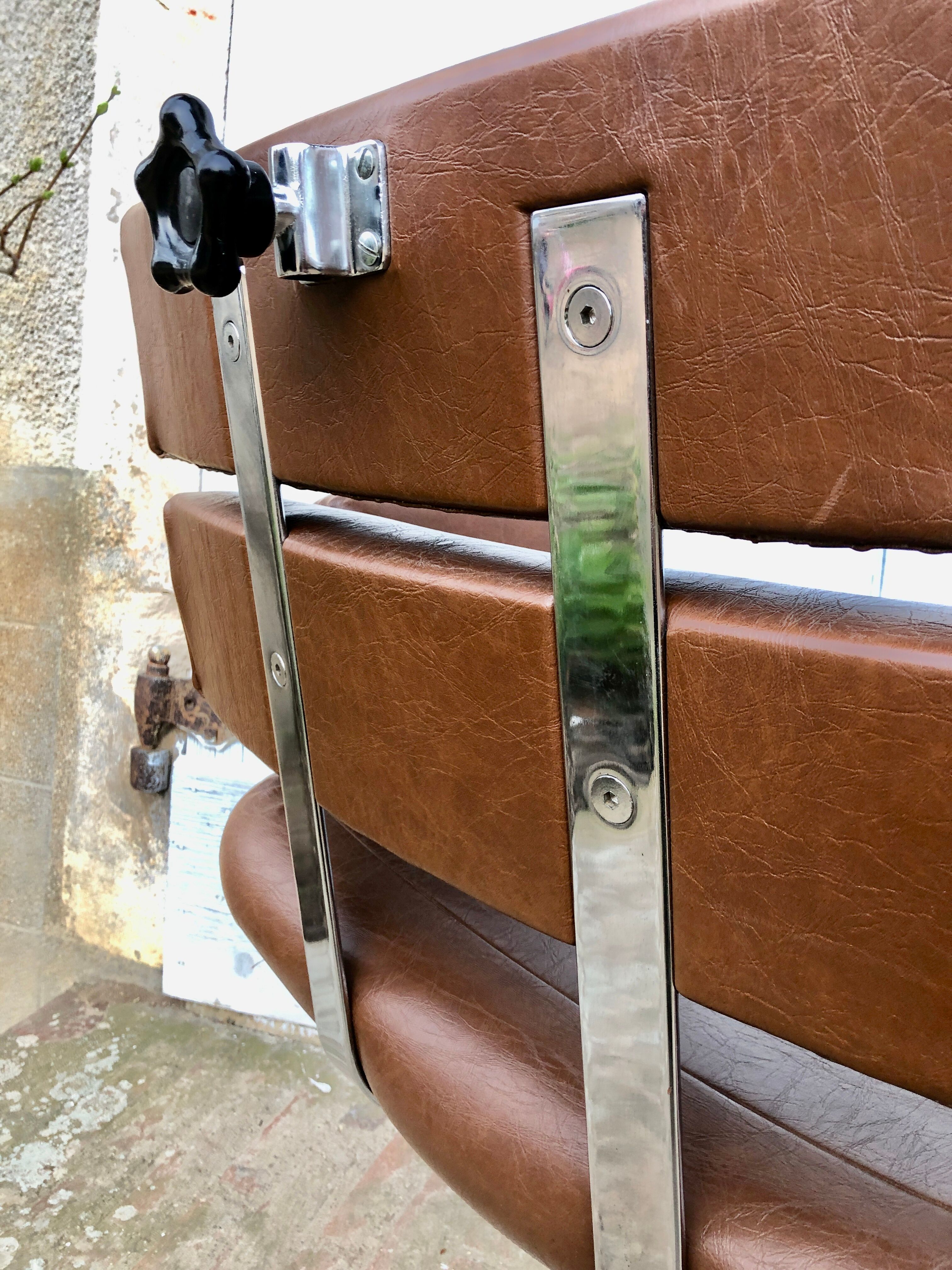 Fauteuil de coiffeur en chrome et skaï marron