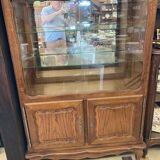 Display cabinet with 2 sliding doors