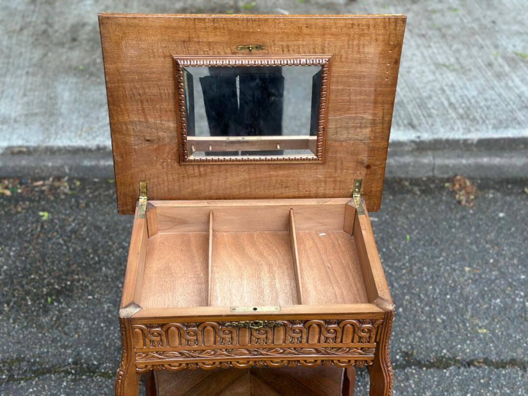 Louis XV style dresser made of solid wood from the 1920s.