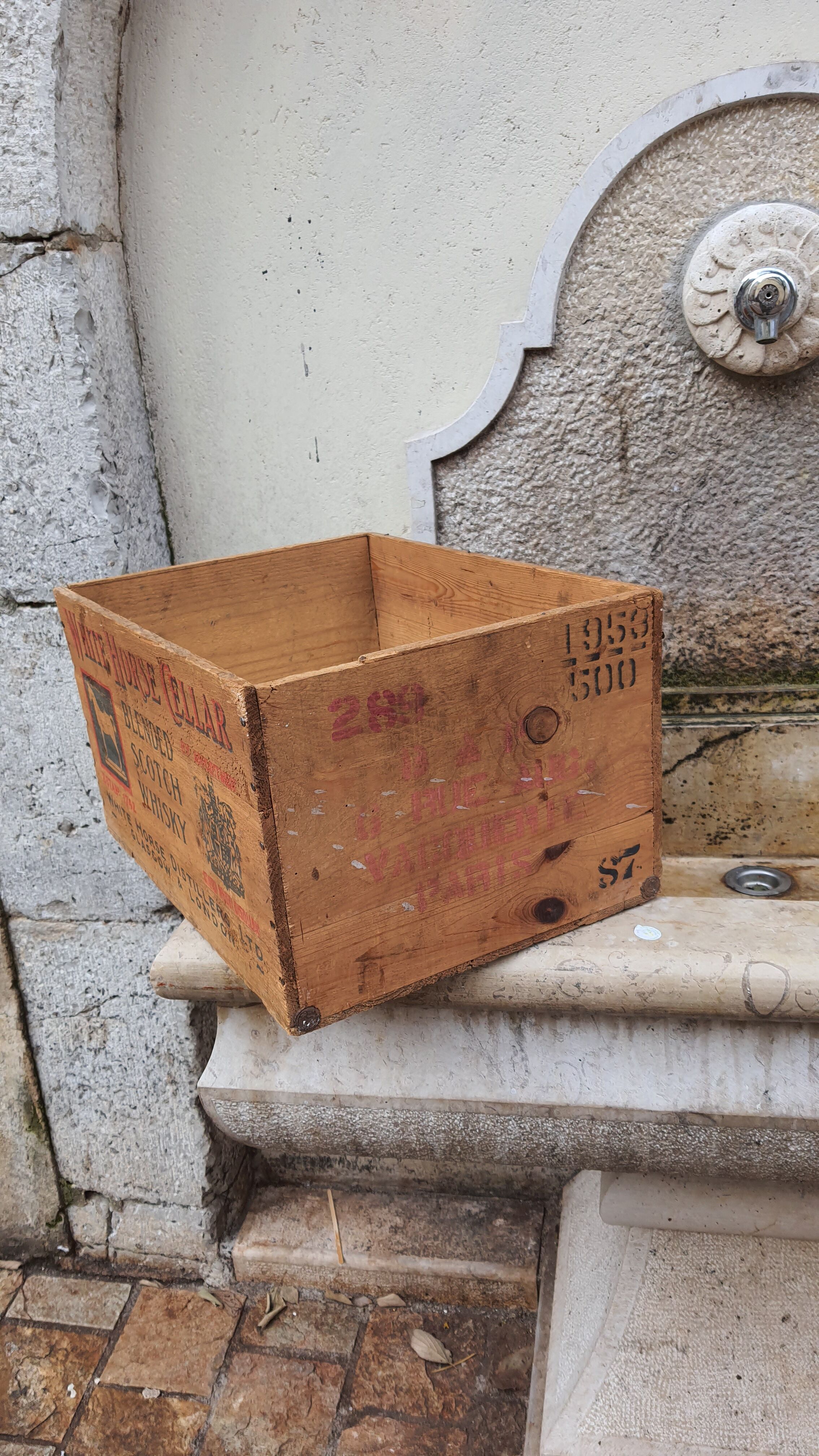 Caisse de whisky en bois vintage