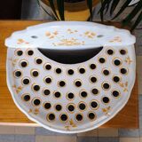 Bouquet holder / flower holder in Moustiers earthenware