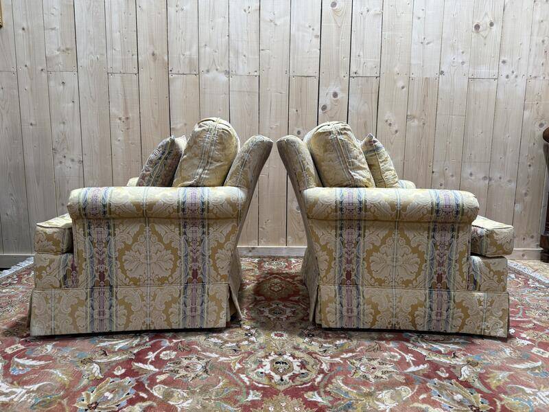 Paire de fauteuils anglais en soierie