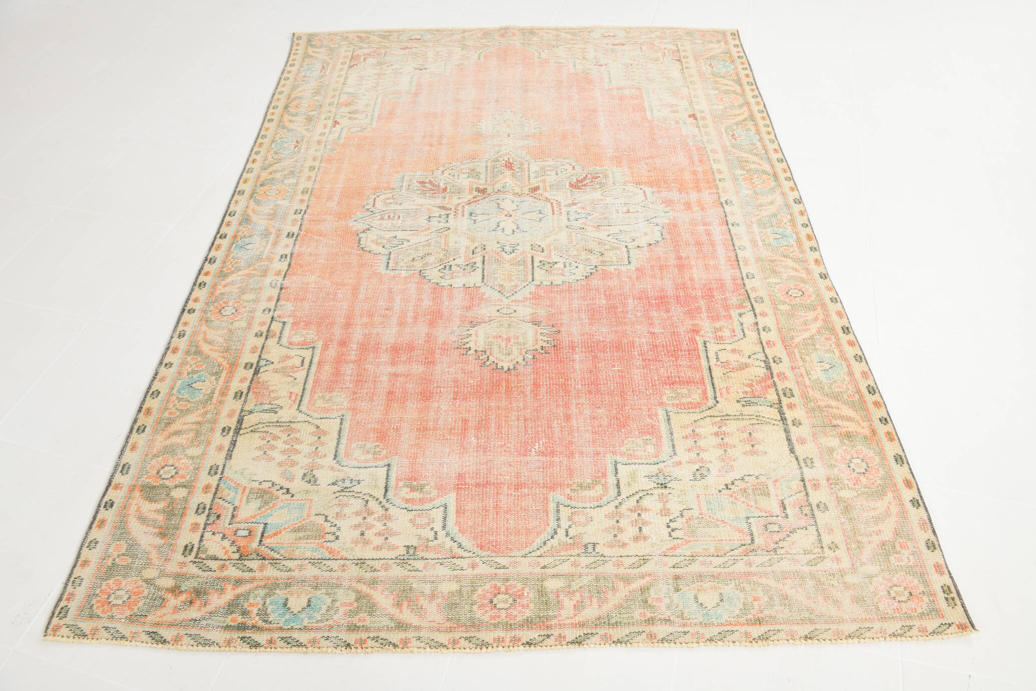 Tapis vintage couleurs pâles, 177x250 Cm