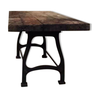Industrial dining table in old oak and cast iron – unique piece
