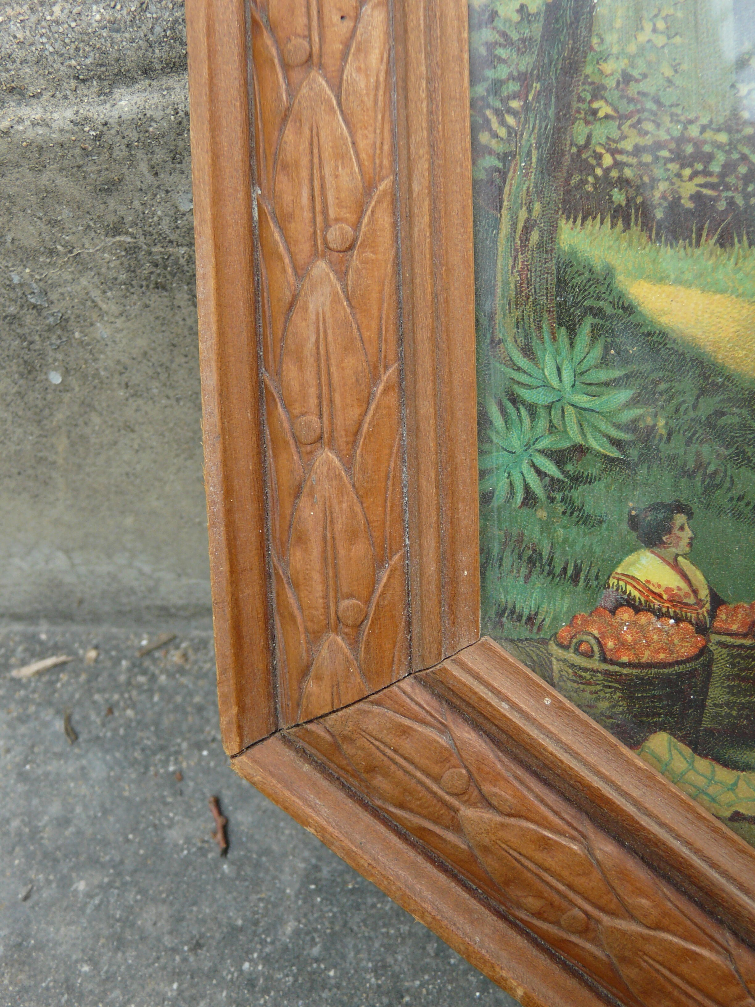 Wall mirror from the 1930s