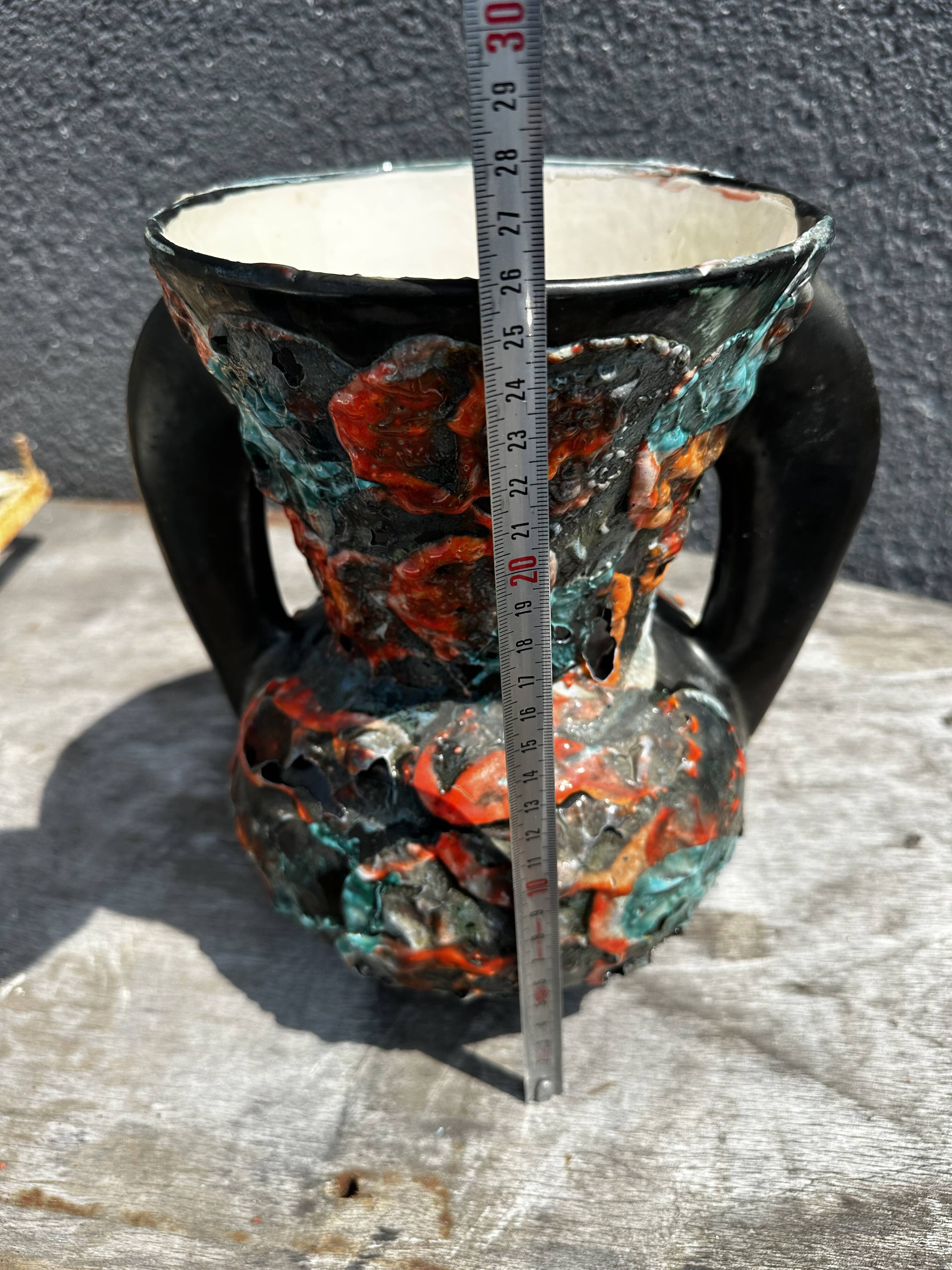 Rocaille amphora vase, Fat Lava