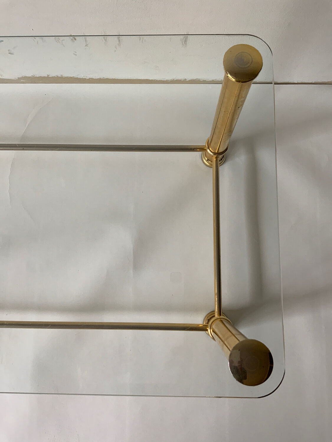 Table basse verre et métal doré