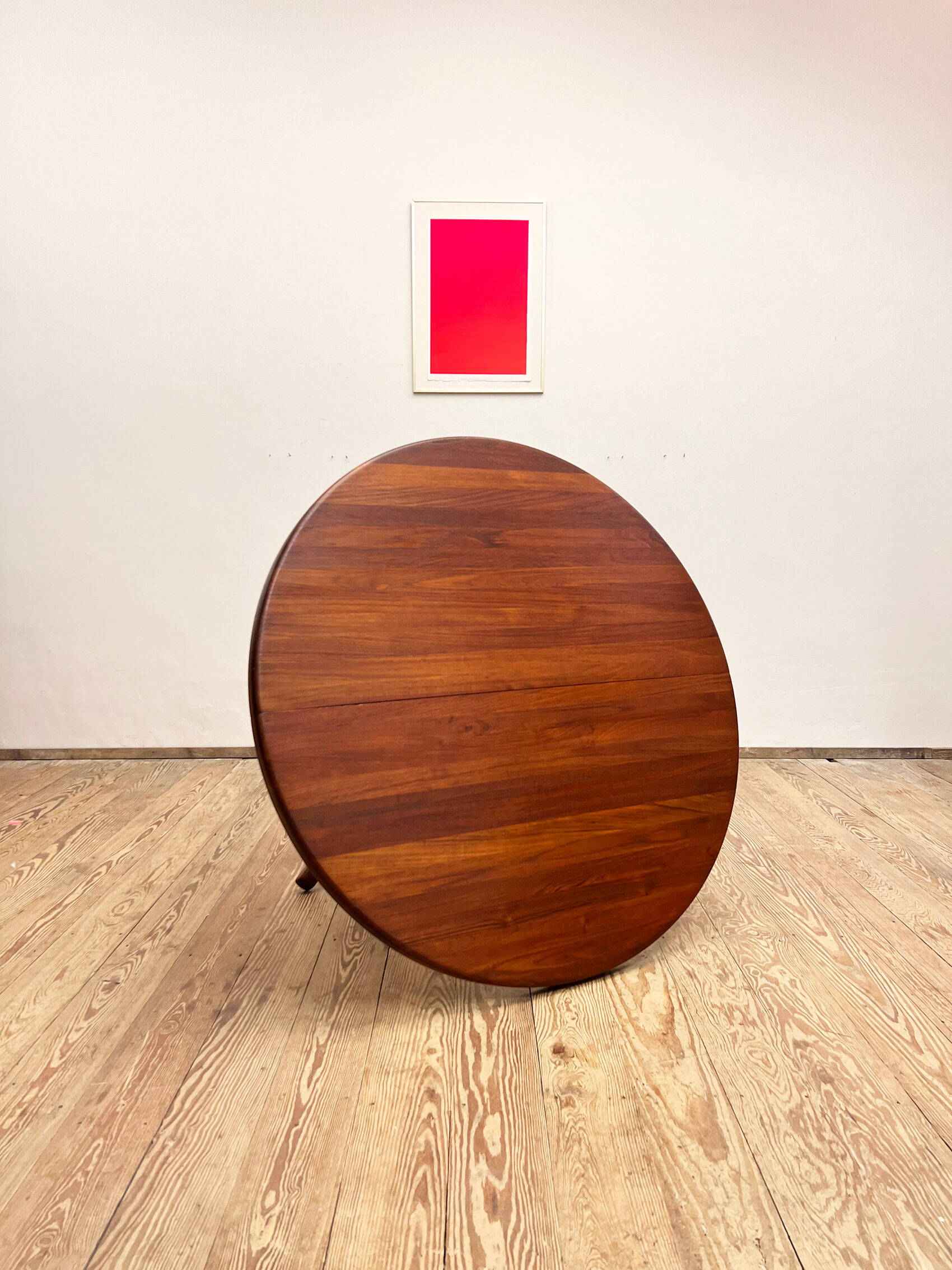 Round Mid Century Dining Table made out of massice teak wood, Denmark, 1970s