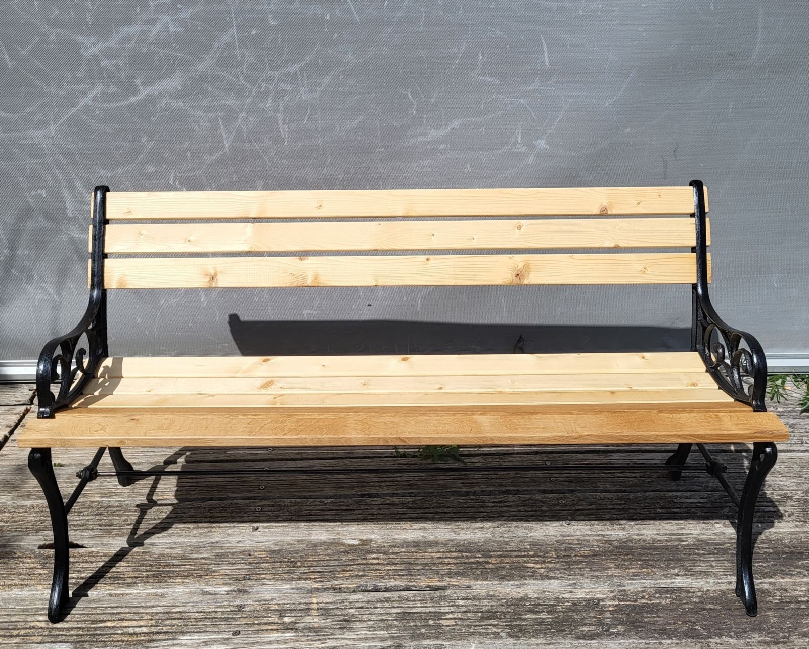 Old "Jardins de Paris" bench in Art Nouveau style (restored)