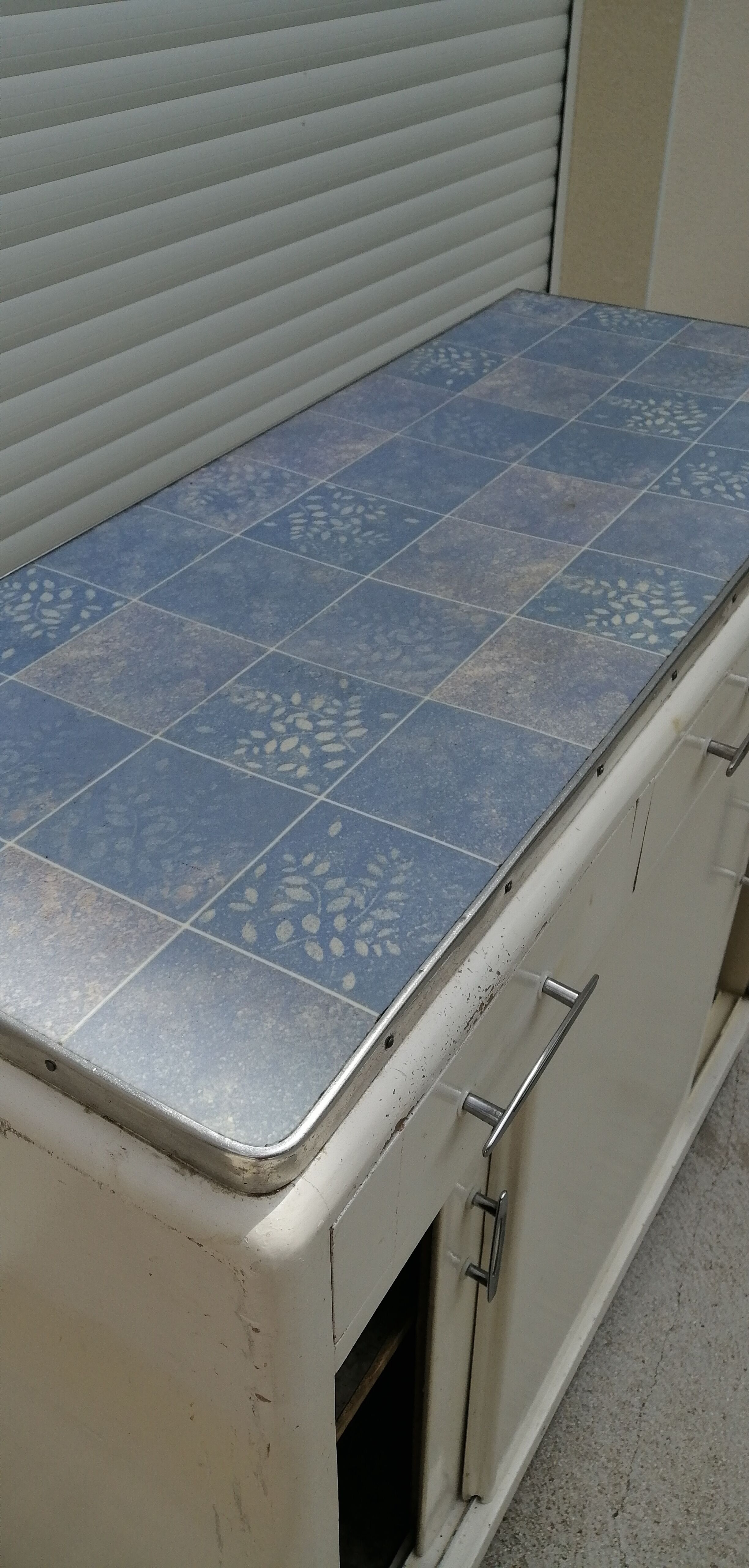 Buffet sliding doors 50/60 years