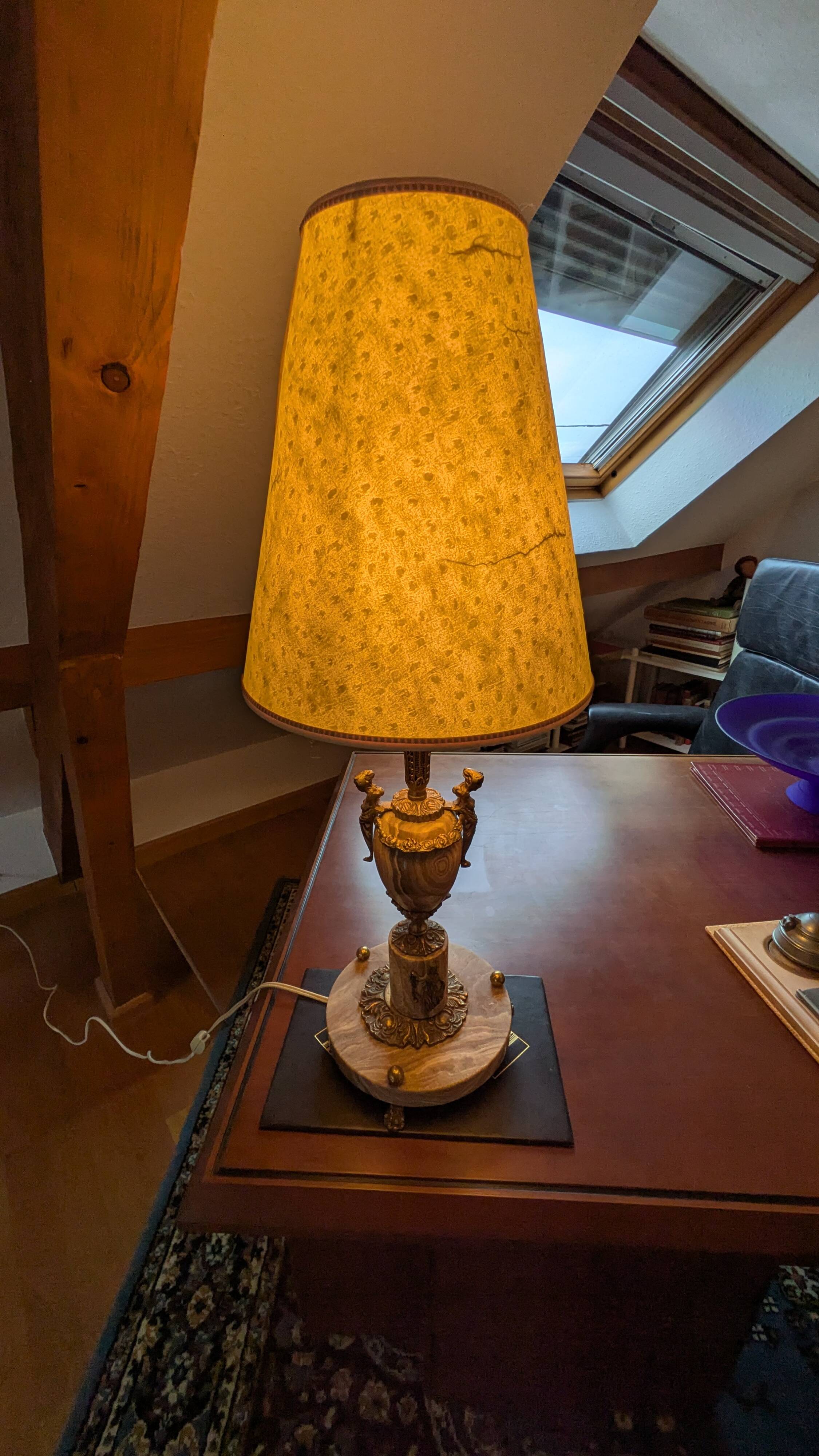 Bronze and marble desk lamp in Art Deco style