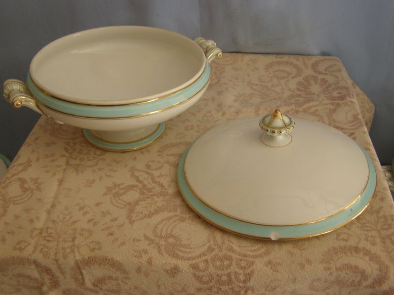 Former porcelain crockery service of Limoges "Ets Bourgeois Paris", 65 pieces